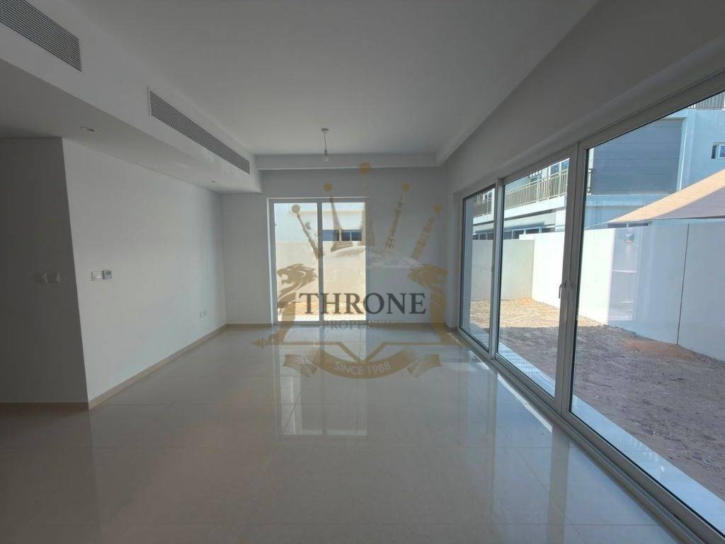 Townhouse in Damac Hills 2, Dubai, United Arab Emirates 4 - 18437032