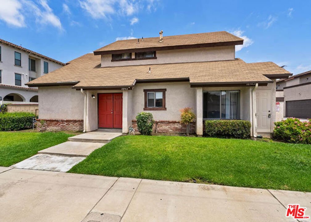 Huntington Beach, California, United States 5 - 18439194