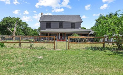 House in Tom Bean, Texas, United States 1