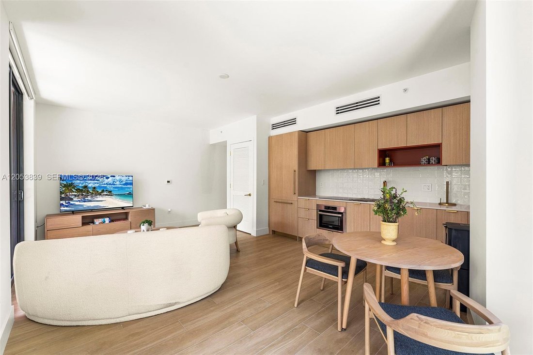 Condo in Miami, Florida, United States 3 - 18440887