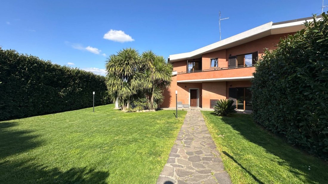 Villa in Giustiniana - La Storta - Olgiata, Rome, Lazio 3 - 18441509