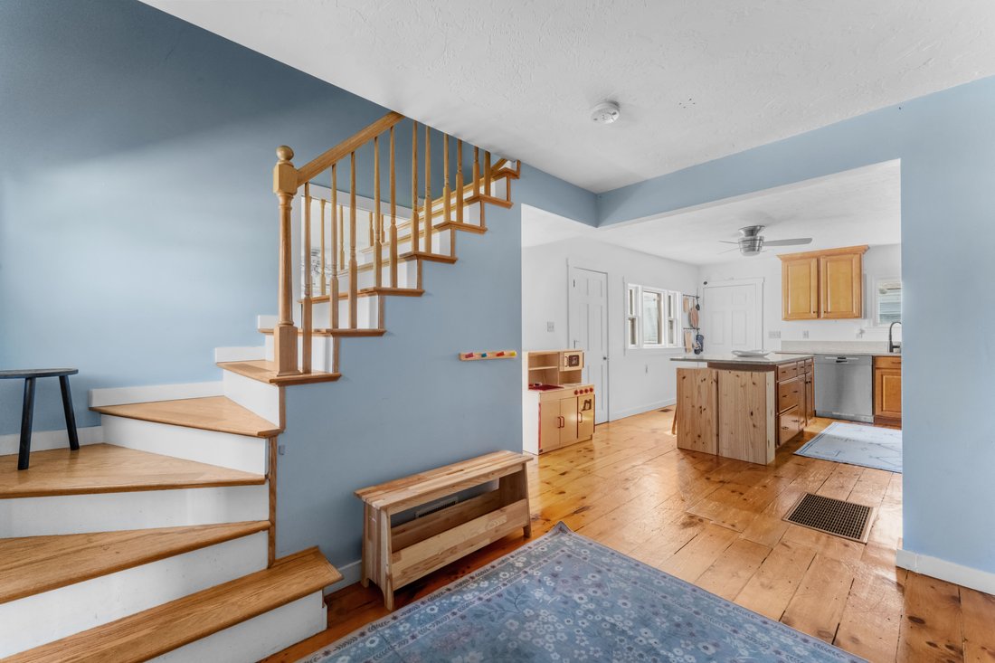 House in Brockton, Massachusetts, United States 2 - 18438472