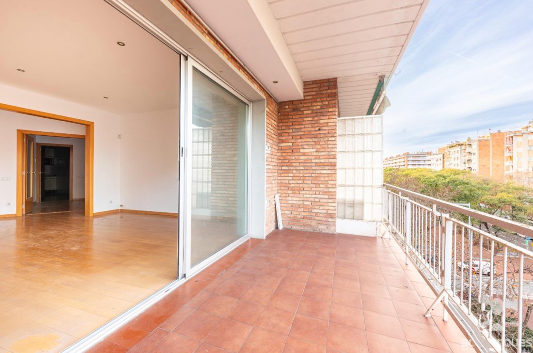 Apartment in Eixample, Barcelona, Spain 2 - 18439846