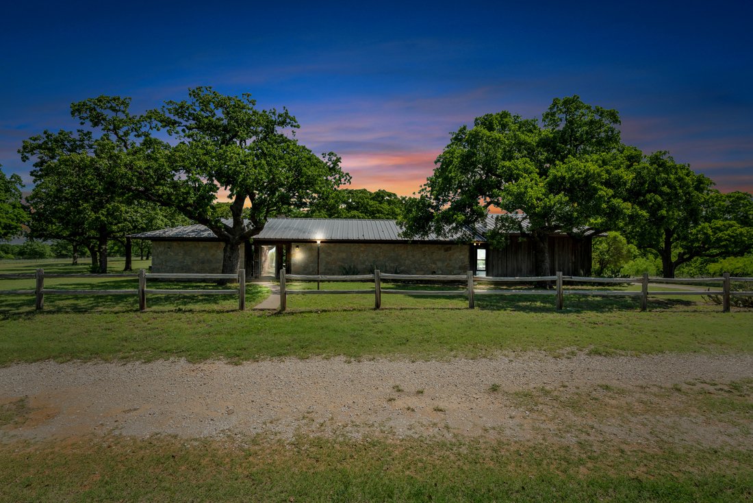House in Henrietta, Texas, United States 1 - 17836274