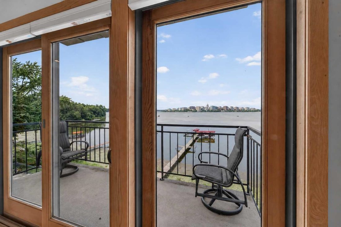 Condo in Monona, Wisconsin, United States 2 - 18436146