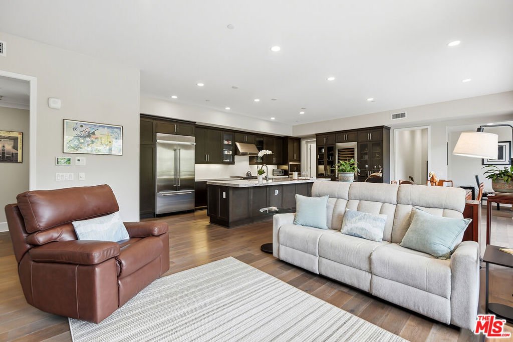 Condo in Los Angeles, California, United States 4 - 18442332