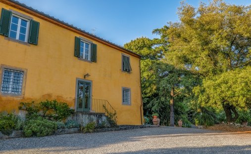 Country House in Historic Center, Lucca, Tuscany 1