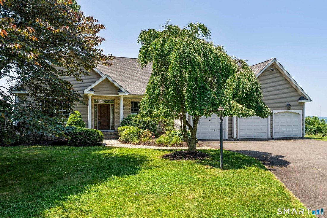 House in Newington, Connecticut, United States 5 - 18441445