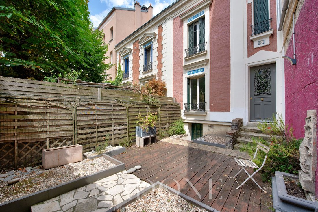 Villa in Puteaux, Ile-de-France, France 1 - 18438354