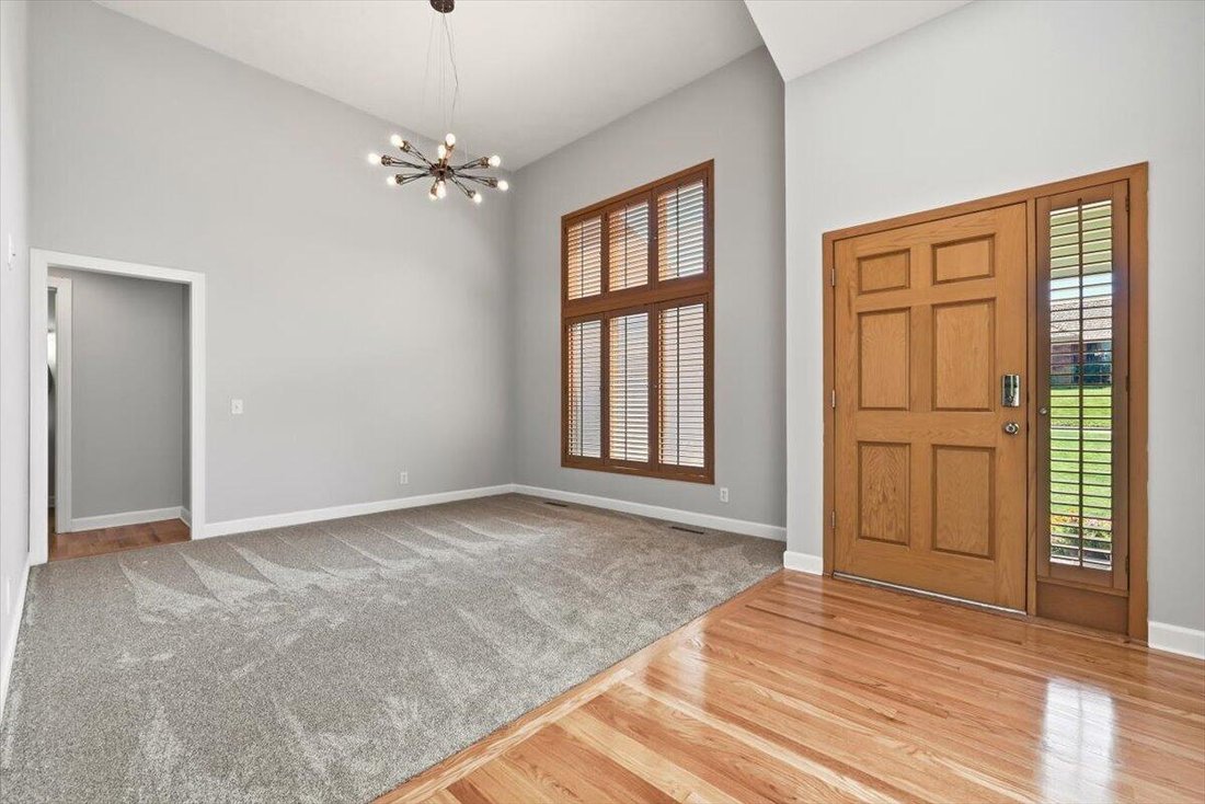 House in Council Bluffs, Iowa, United States 5 - 18438709