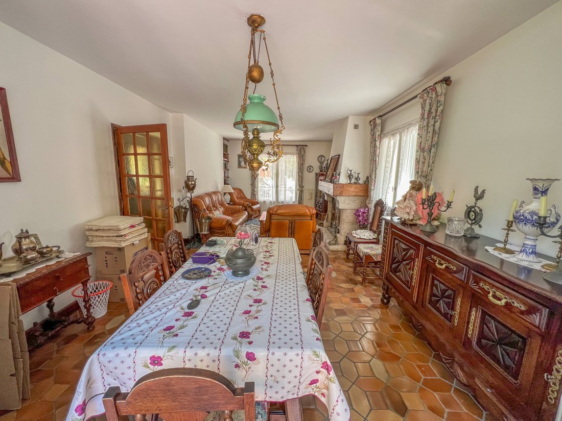 House in Le Mesnil-Saint-Denis, Ile-de-France, France 5 - 18439560