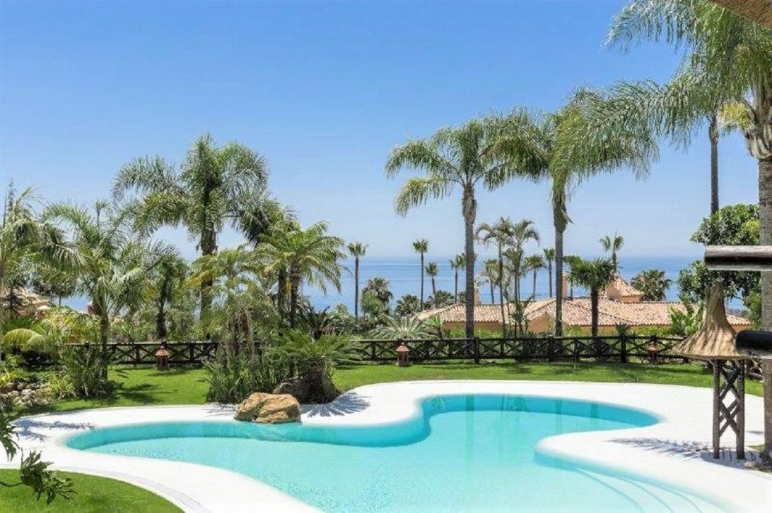 Villa in Sierra Blanca, Marbella, Spain 1 - 17398990