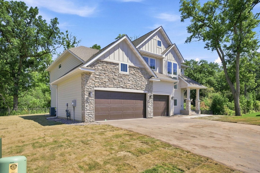 House in Roseville, Minnesota, United States 2 - 18438678