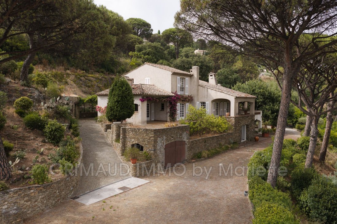 Villa in Grimaud, Provence-Alpes-Côte d'Azur, France 4 - 16027039