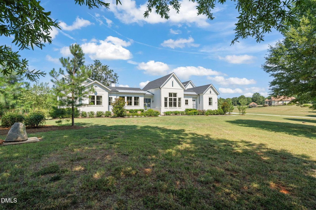 House in Siler City, North Carolina, United States 1 - 18440113