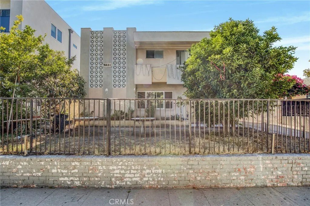 Los Angeles, California, United States 2 - 18442946