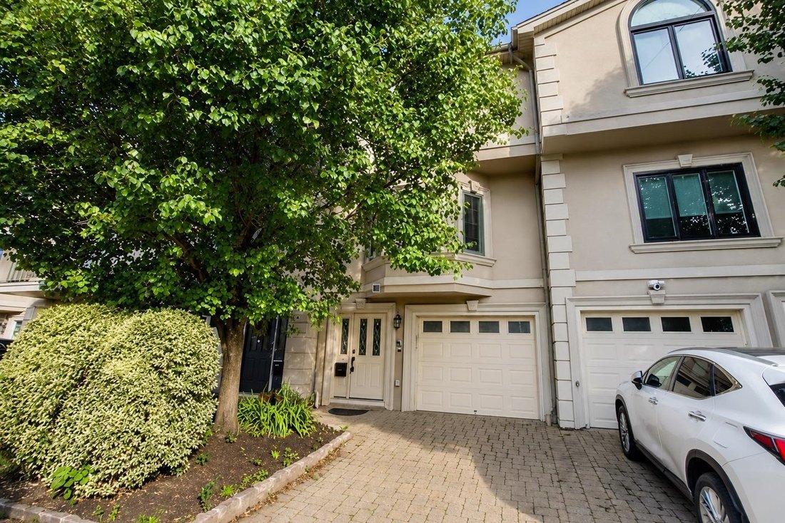 House in Weehawken, New Jersey, United States 2 - 18440455