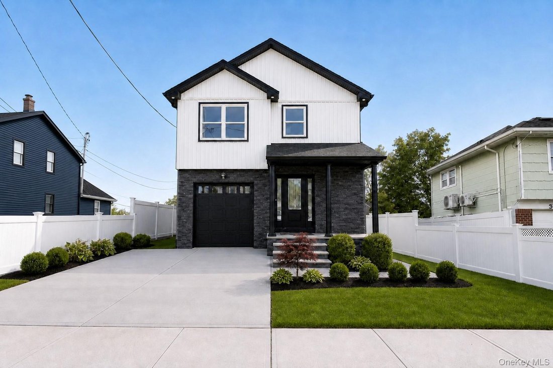 House in Elmont, New York, United States 1 - 18439295
