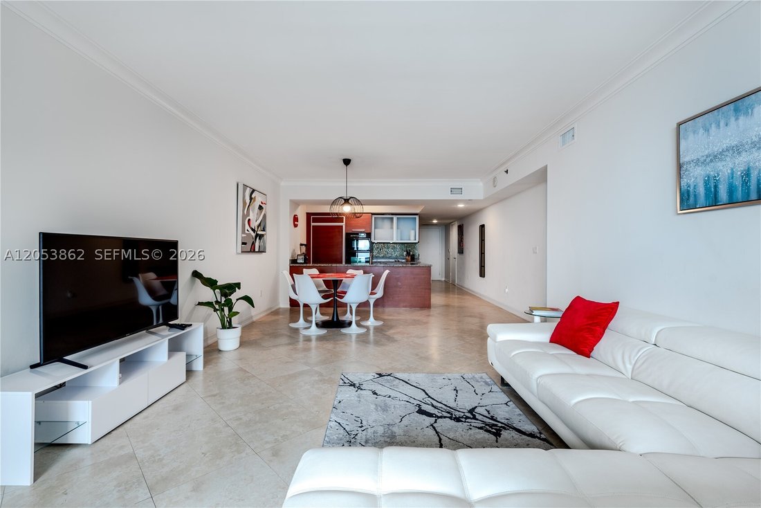 Condo in Hallandale Beach, Florida, United States 5 - 18436557