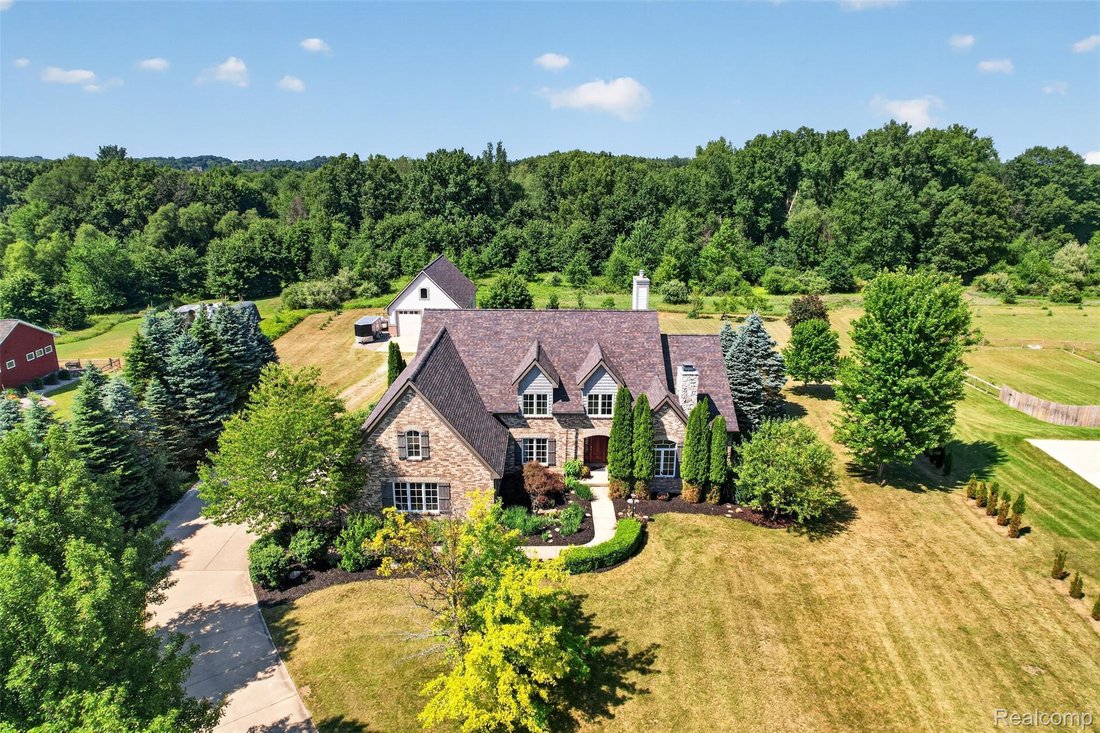 House in Howell, Michigan, United States 2 - 18440387