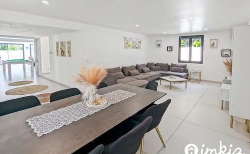 House in Est, Mauguio, France 1