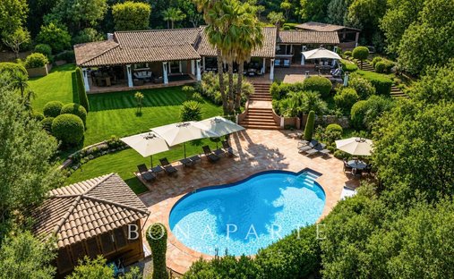 Villa in Gassin, Provence-Alpes-Côte d'Azur, France 1