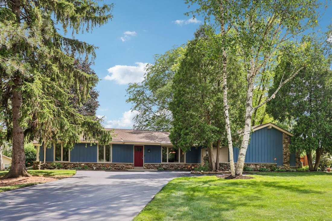 House in Brookfield, Wisconsin, United States 1 - 18442247