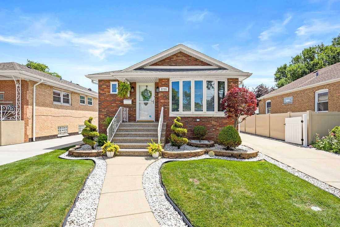 House in Chicago, Illinois, United States 1 - 18440313
