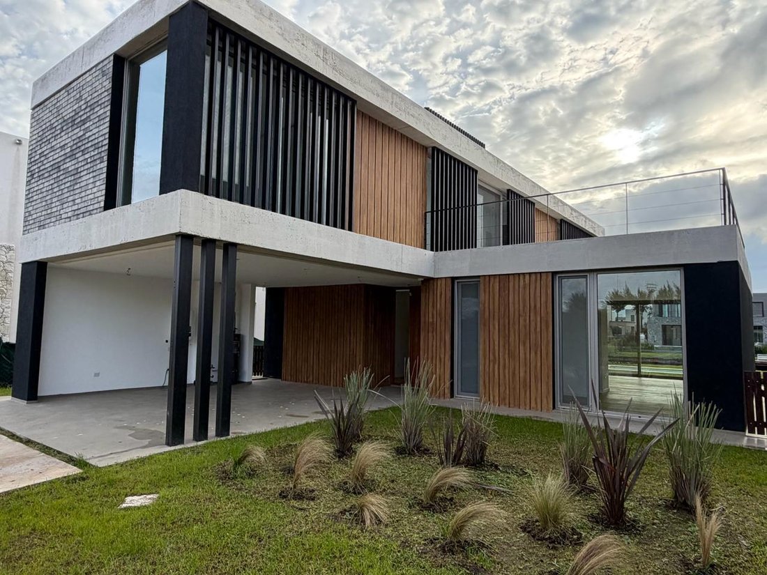 House in Tigre, Buenos Aires Province, Argentina 3 - 18435584