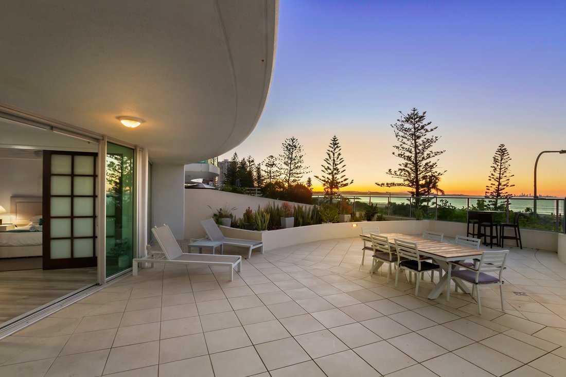 Apartment in Coolangatta, Queensland, Australia 1 - 18434786