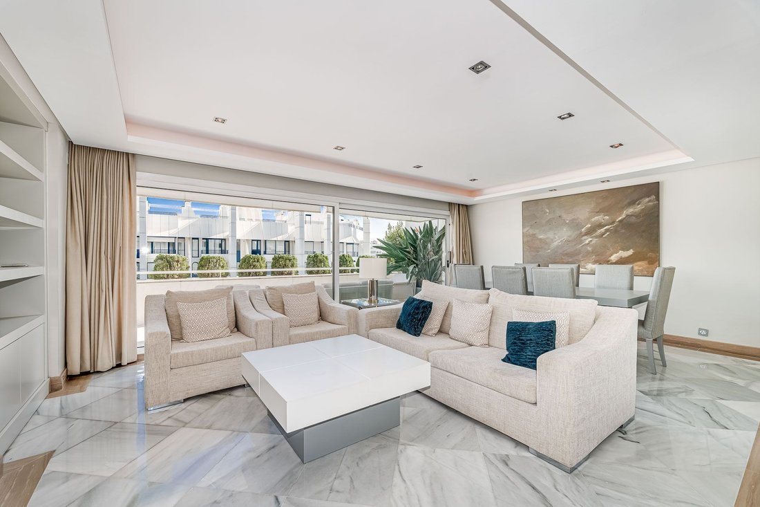 Apartment in Marbella, Andalusia, Spain 3 - 17399244
