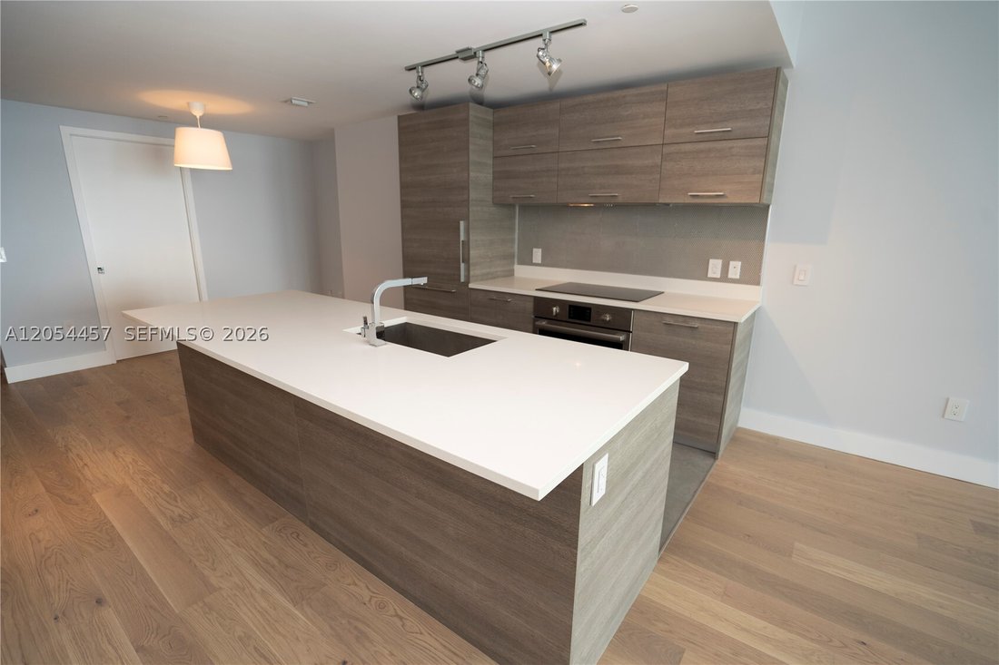 Condo in Miami, Florida, United States 4 - 18440022