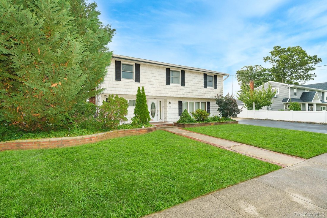 House in Massapequa, New York, United States 3 - 18437572