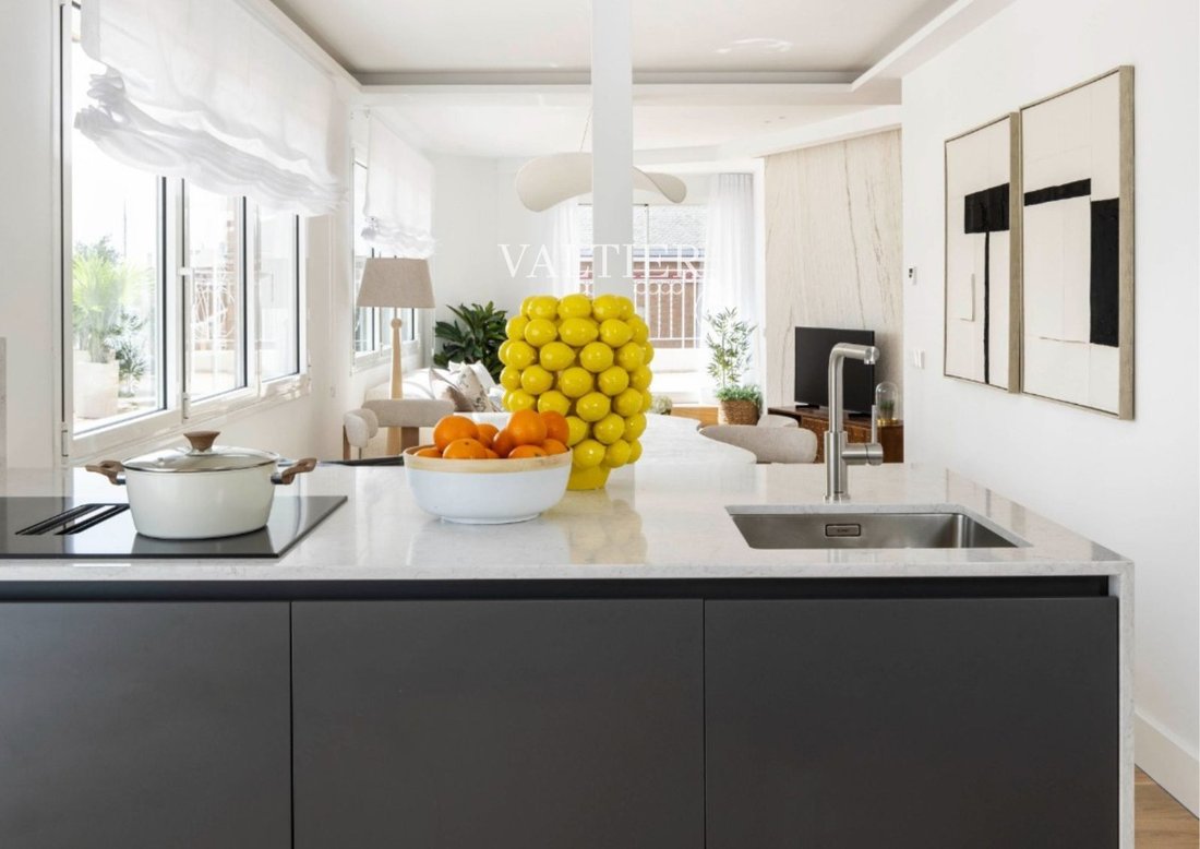 Apartment in Chamberi, Madrid, Spain 3 - 18427878