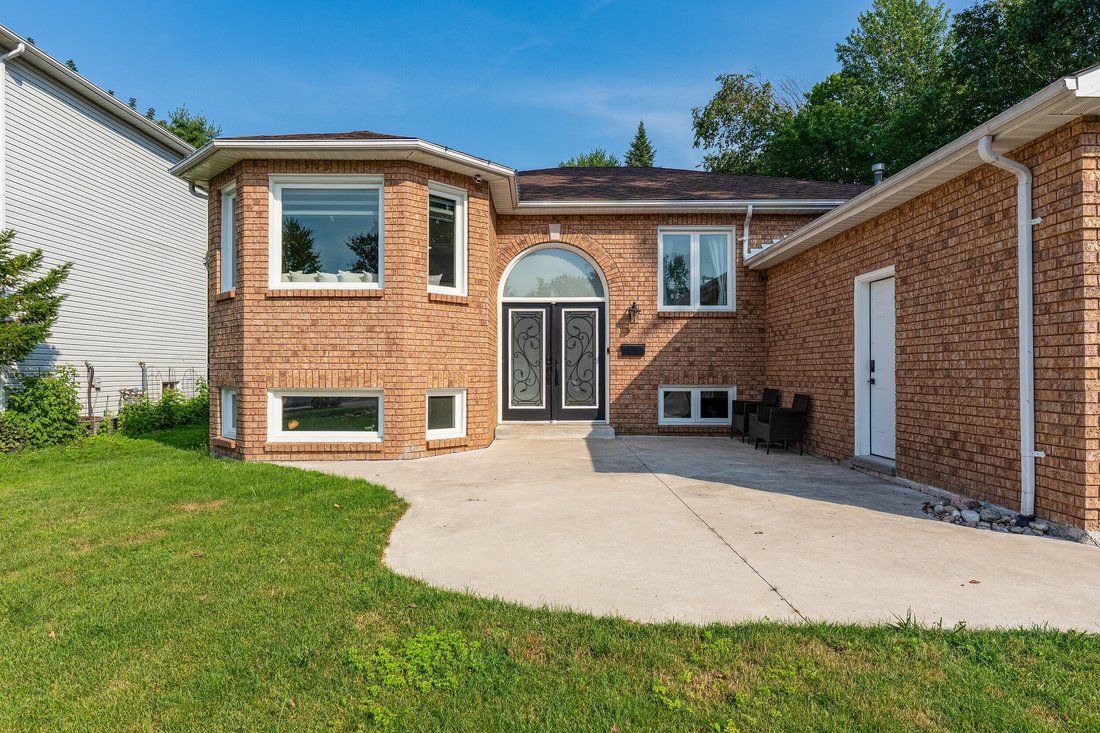 House in Wasaga Beach, Ontario, Canada 3 - 18438137