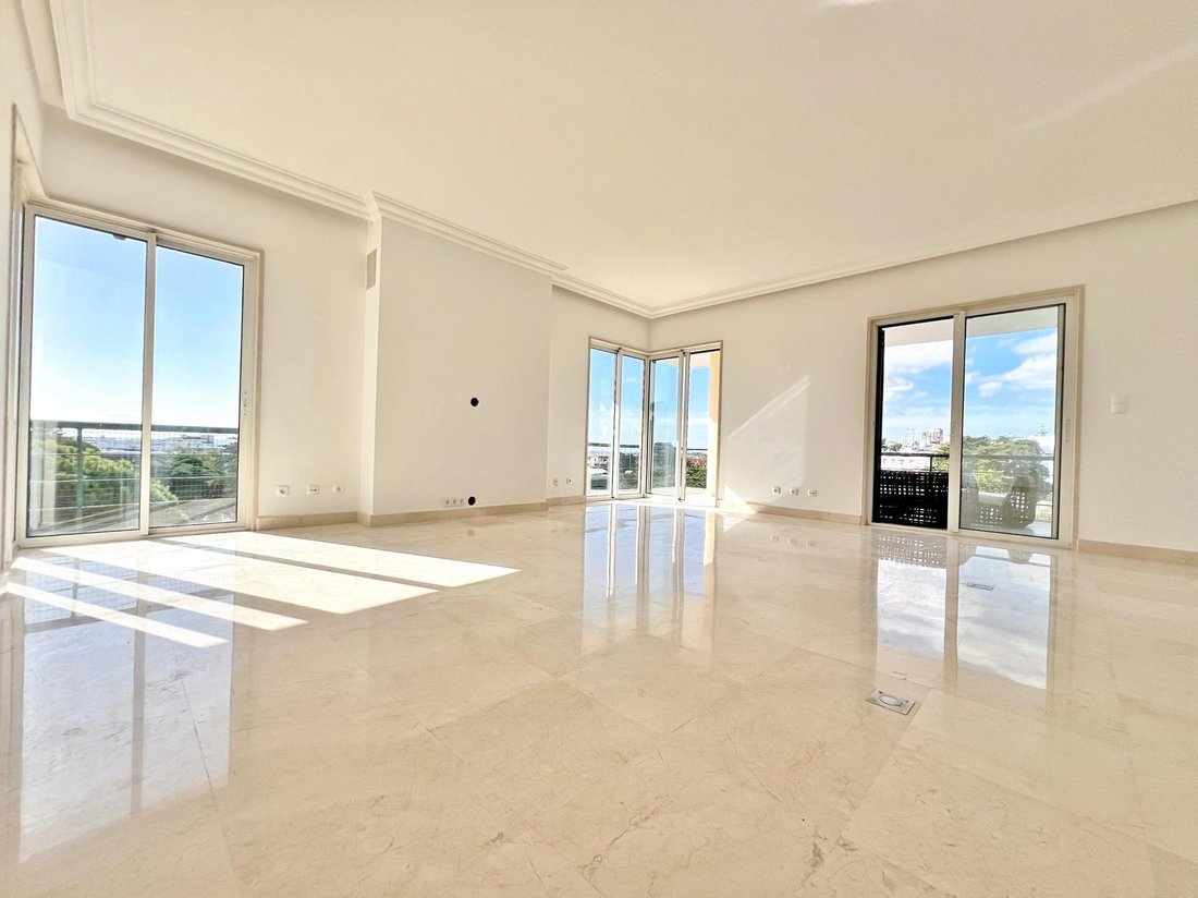 Apartment in Estoril, Cascais e Estoril, Lisbon 4 - 18436265