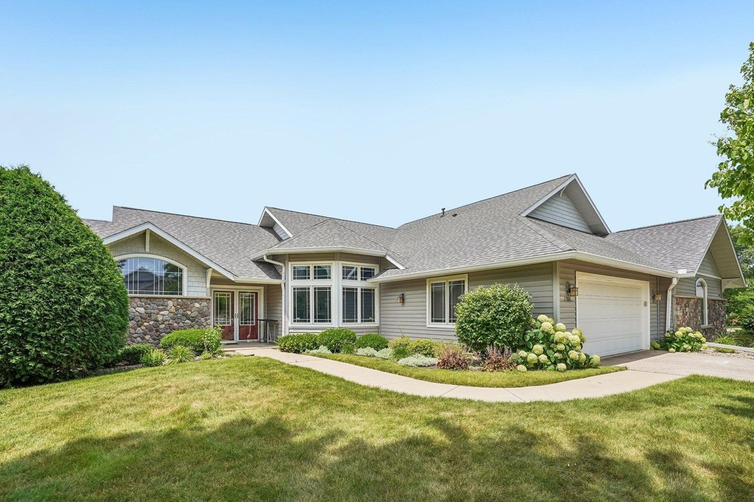 Condo in Fitchburg, Wisconsin, United States 1 - 18436094
