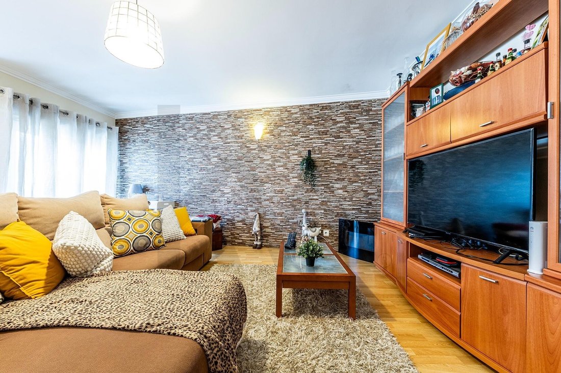 Apartment in Ramada e Canecas, Lisbon, Portugal 2 - 18442988