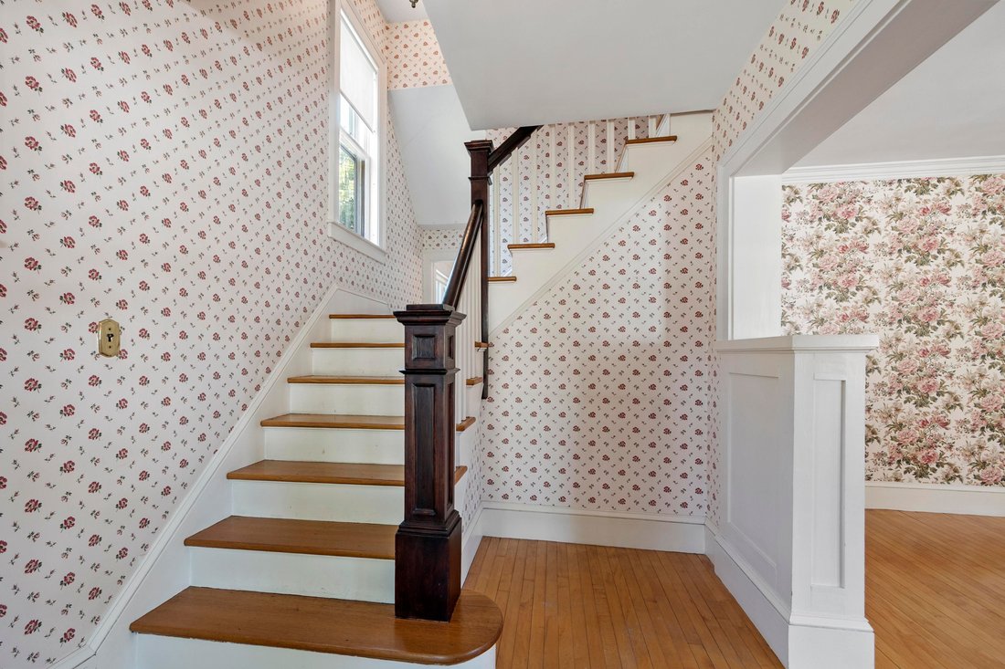 House in Manchester, New Hampshire, United States 3 - 18437859
