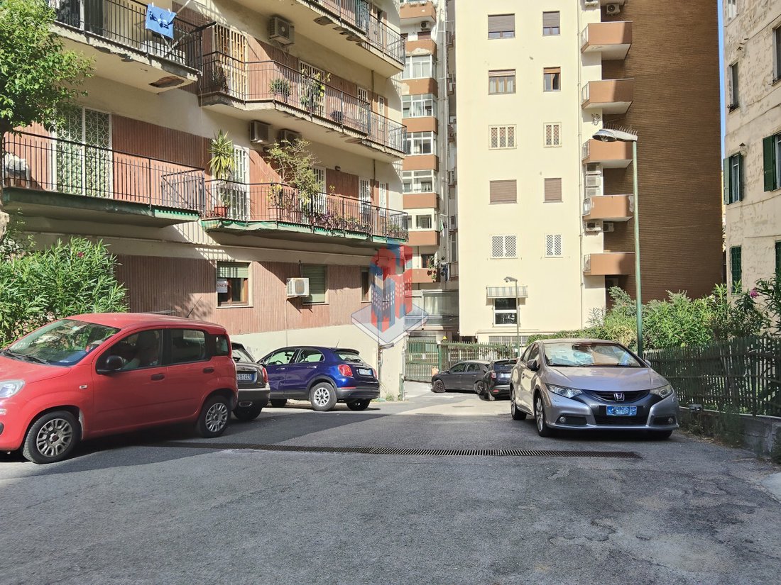 Apartment in Vomero, Naples, Campania 4 - 18441236