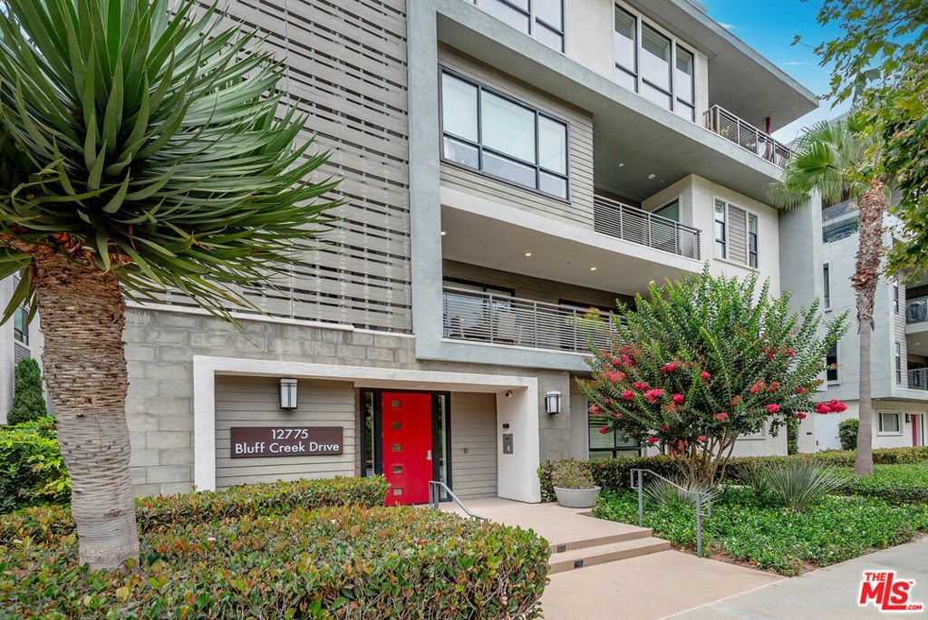 Condo in Los Angeles, California, United States 1 - 18442332