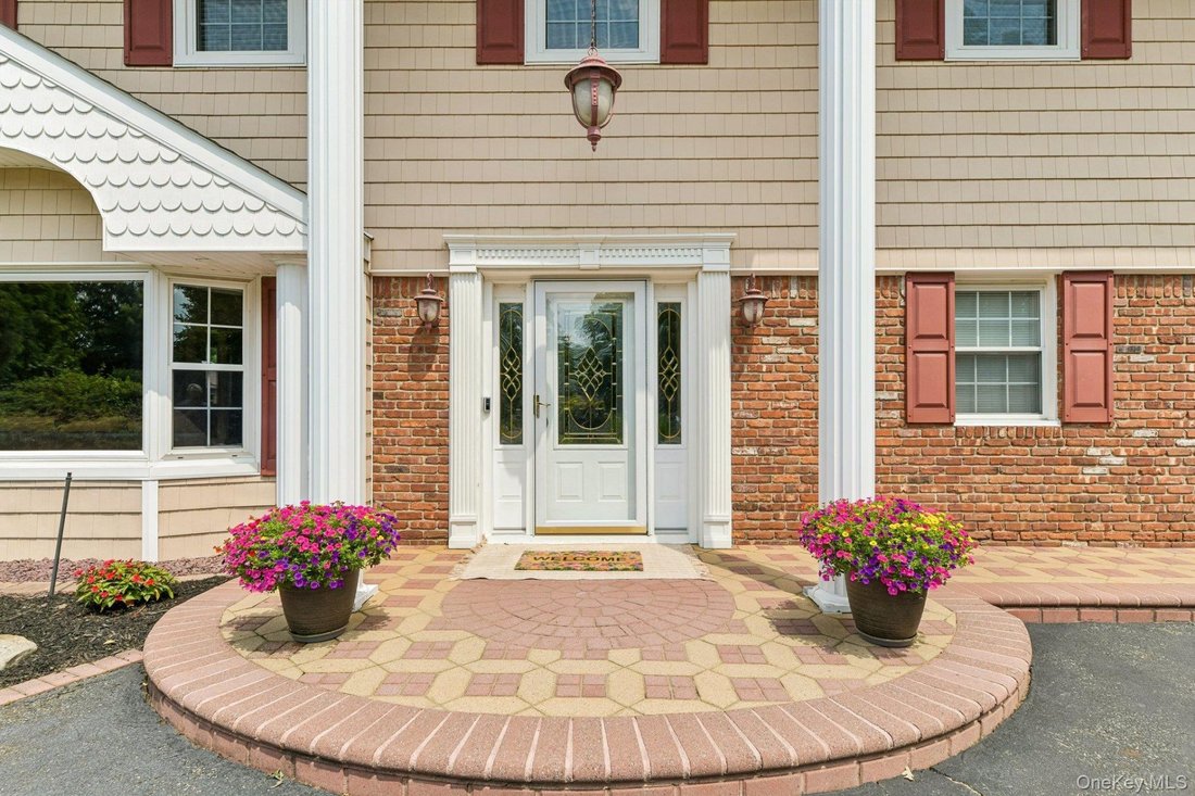House in East Northport, New York, United States 4 - 18441519