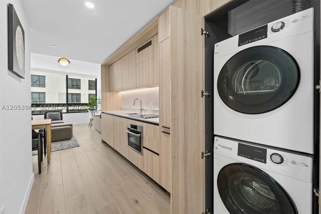 Condo in Miami, Florida, United States 5 - 18436522