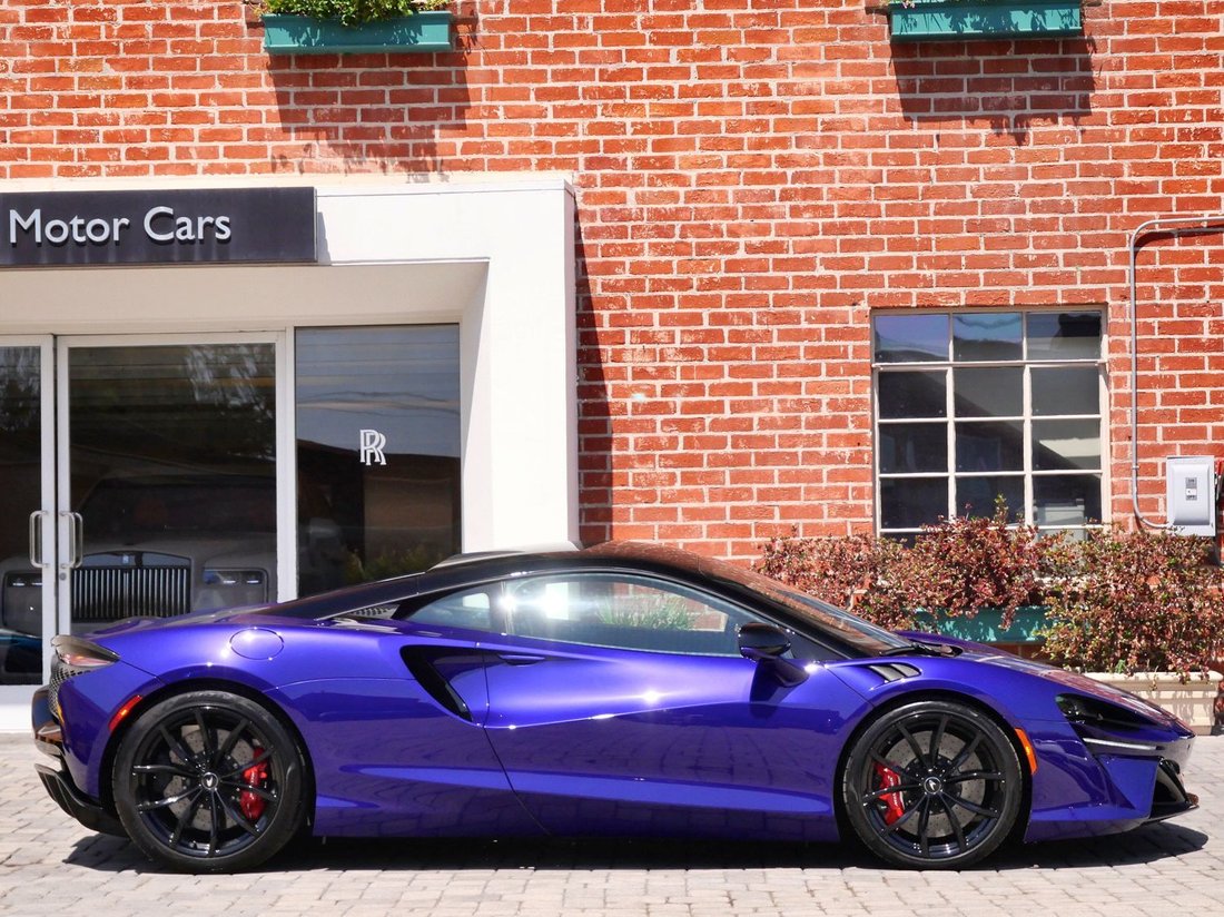 Coupe in Beverly Hills, CA, United States 3 - 18442138
