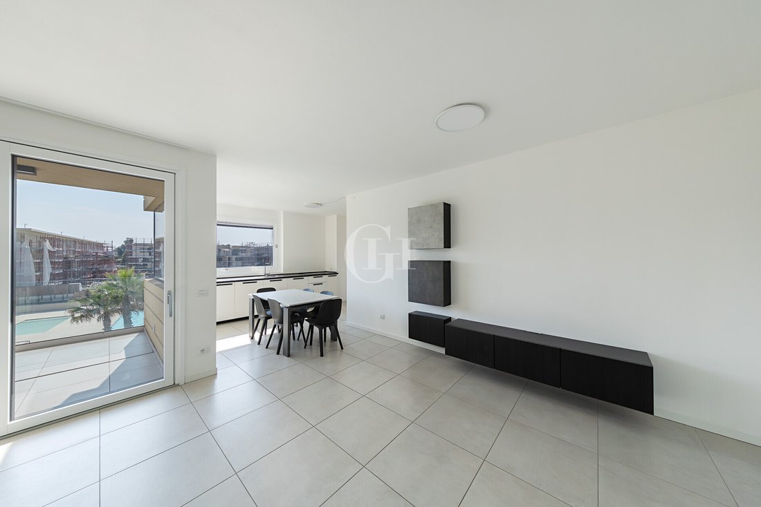 Apartment in Historic Center, Desenzano del Garda, Lombardy 3 - 18442521