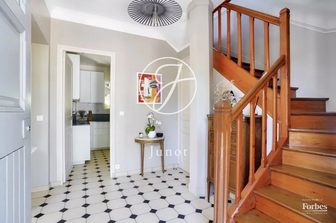 House in Marly-le-Roi, Ile-de-France, France 2 - 17510927