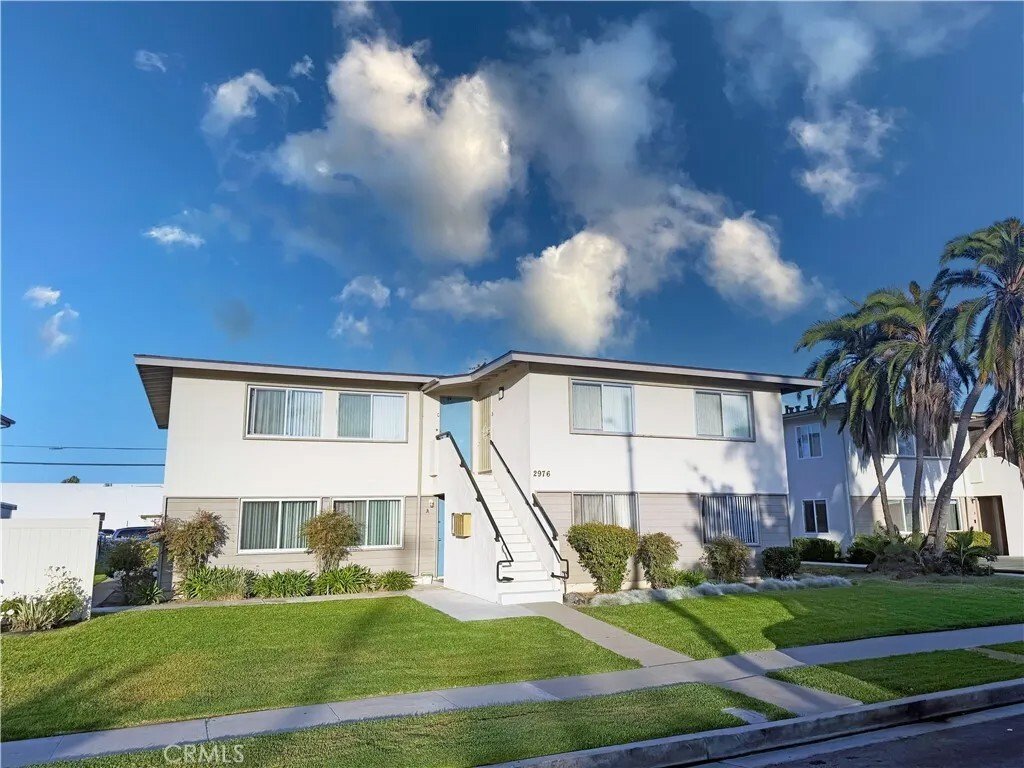 Costa Mesa, California, United States 1 - 18442911