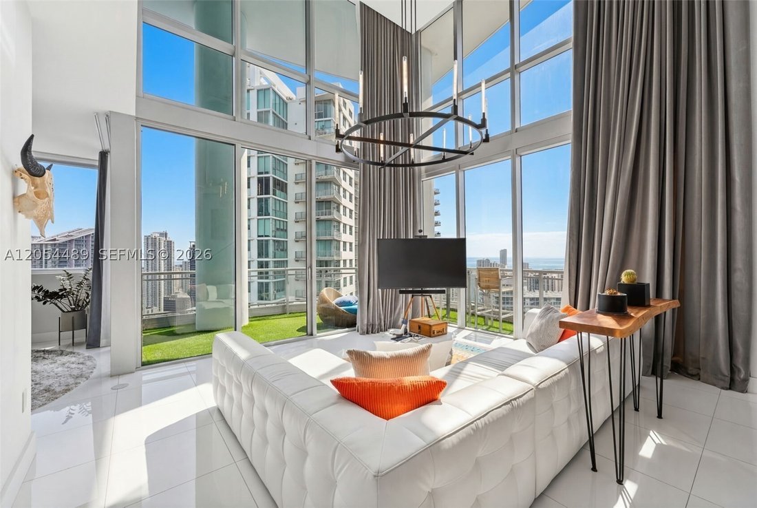 Condo in Miami, Florida, United States 1 - 18440056