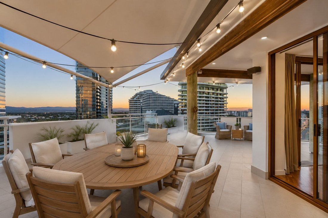 Apartment in Broadbeach Waters, Queensland, Australia 4 - 18434788
