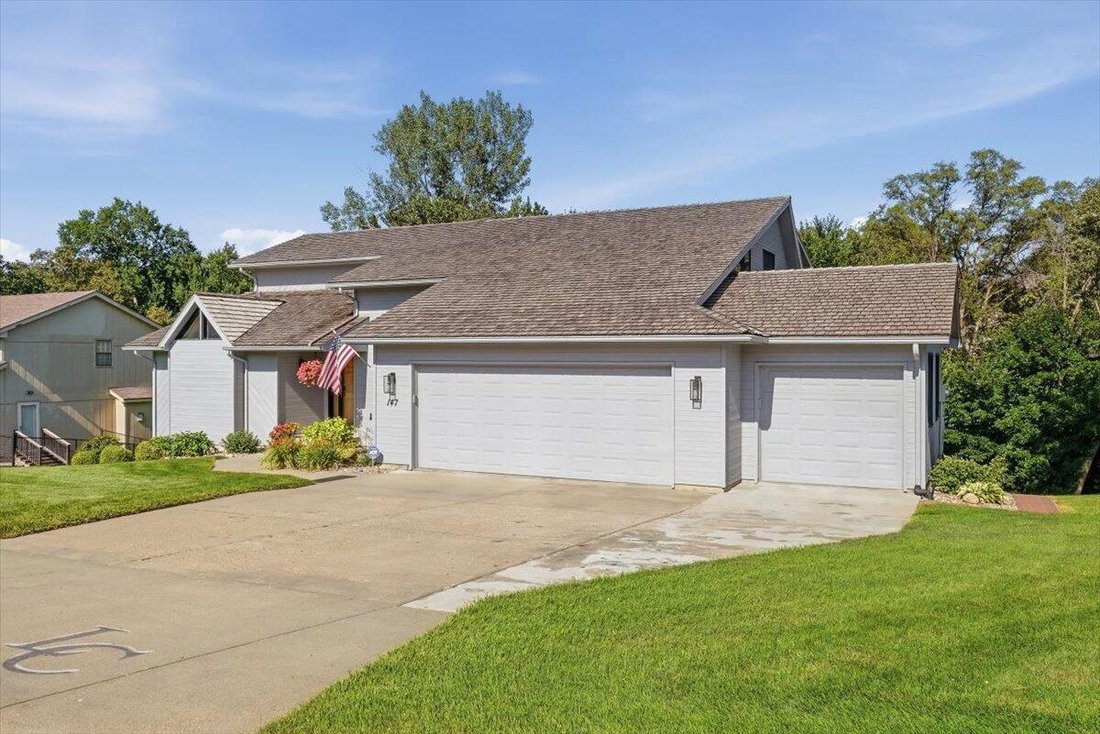 House in Council Bluffs, Iowa, United States 3 - 18438709